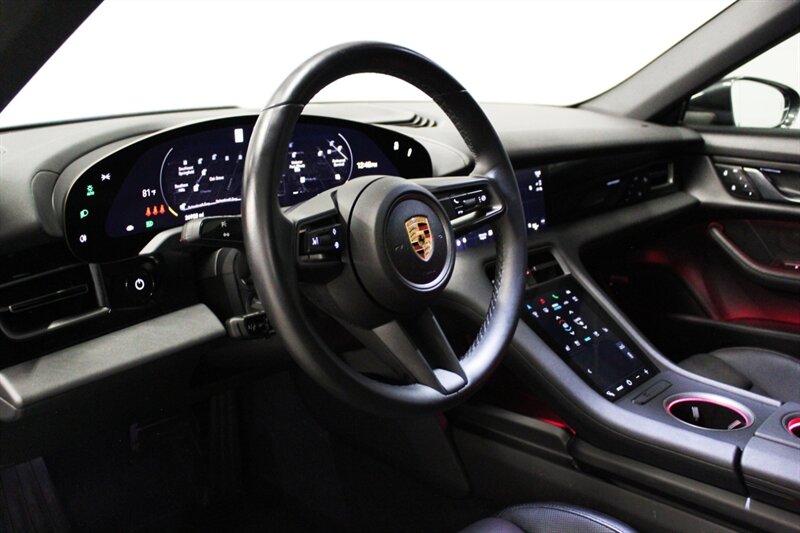2022 Porsche Taycan photo 14