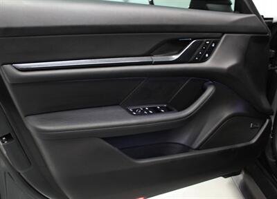 2022 Porsche Taycan   - Photo 11 - Springfield, MO 65802