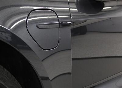 2022 Porsche Taycan   - Photo 9 - Springfield, MO 65802