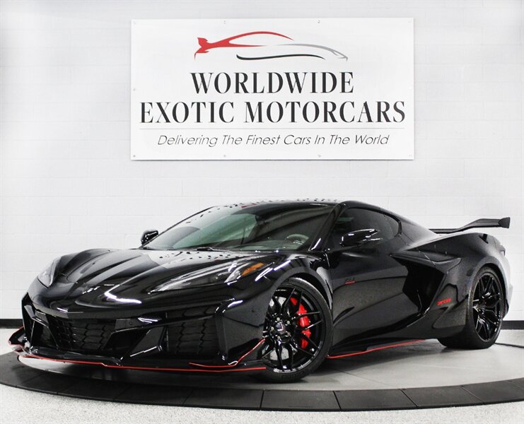 2023 Chevrolet Corvette Z06 3LZ photo 2