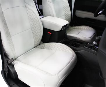 2023 Jeep Wrangler Sahara  High Altitude - Photo 17 - Springfield, MO 65802