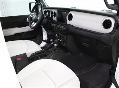 2023 Jeep Wrangler Sahara  High Altitude - Photo 18 - Springfield, MO 65802