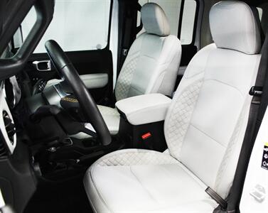 2023 Jeep Wrangler Sahara  High Altitude - Photo 13 - Springfield, MO 65802
