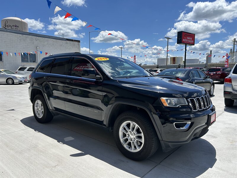 2019 Jeep Grand Cherokee Laredo E  