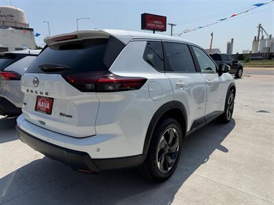 2024 Nissan Rogue SV - Photo 6 - Lexington, NE 68850
