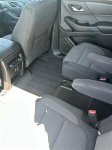 2018 Chevrolet Traverse LT Cloth   - Photo 7 - Lexington, NE 68850