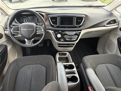 2020 Chrysler Voyager LX   - Photo 6 - Lexington, NE 68850