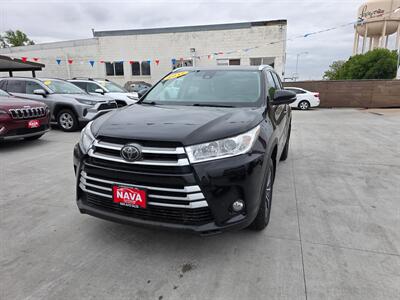 2017 Toyota Highlander XLE - Photo 2 - Lexington, NE 68850