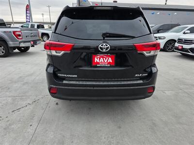 2017 Toyota Highlander XLE - Photo 4 - Lexington, NE 68850
