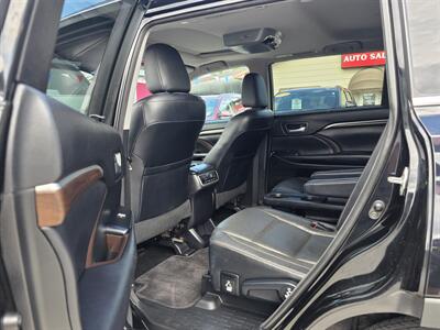 2015 Toyota Highlander Limited   - Photo 5 - Lexington, NE 68850