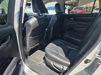2021 Toyota Highlander XLE - Photo 9 - Lexington, NE 68850