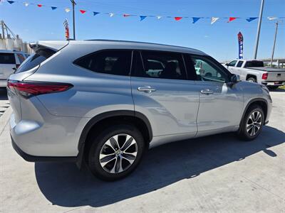 2021 Toyota Highlander XLE - Photo 6 - Lexington, NE 68850
