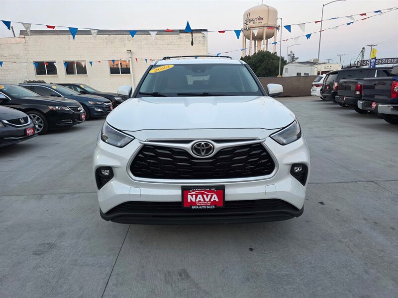 2023 Toyota Highlander LE  
