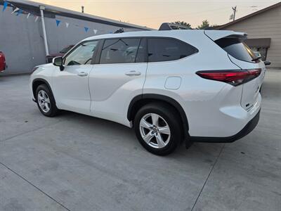 2023 Toyota Highlander LE   - Photo 5 - Lexington, NE 68850