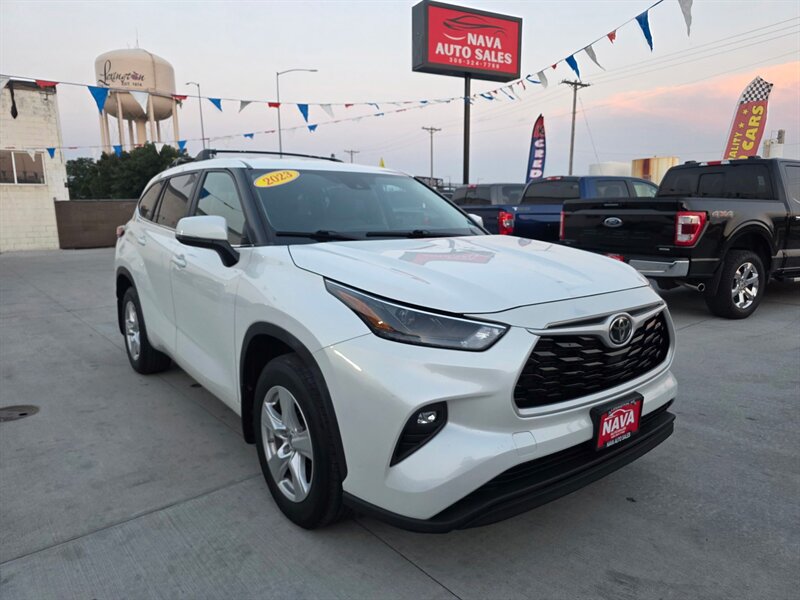 2023 Toyota Highlander LE   - Photo 1 - Lexington, NE 68850