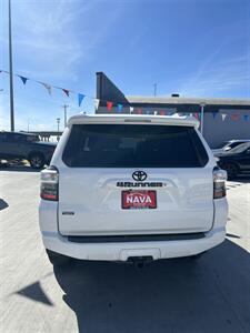 2017 Toyota 4Runner SR5 Premium   - Photo 6 - Lexington, NE 68850