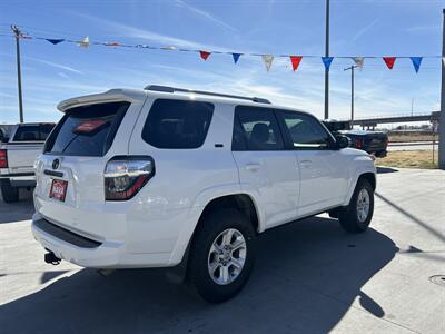 2017 Toyota 4Runner SR5 Premium   - Photo 4 - Lexington, NE 68850