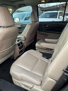 2017 Honda Pilot Elite   - Photo 7 - Lexington, NE 68850