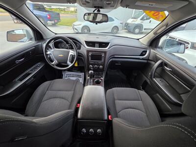 2015 Chevrolet Traverse LT - Photo 8 - Lexington, NE 68850