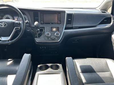 2019 Toyota Sienna SE Premium 7-Passenger   - Photo 5 - Lexington, NE 68850