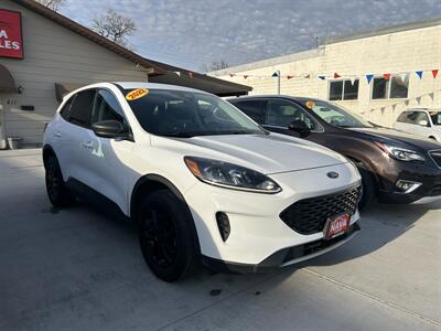 2022 Ford Escape SE   - Photo 2 - Lexington, NE 68850