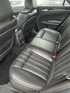 2023 Chrysler 300 S V6   - Photo 6 - Lexington, NE 68850