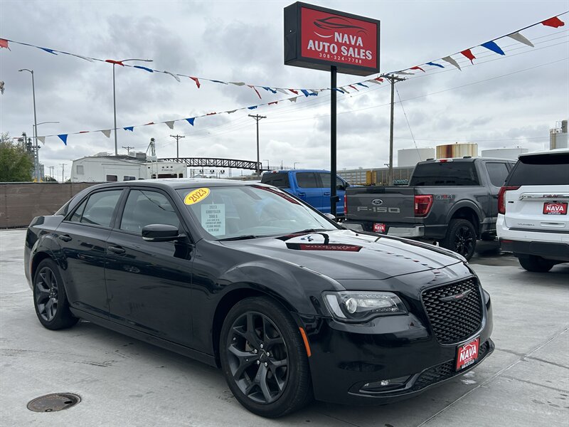 2023 Chrysler 300 S V6   - Photo 1 - Lexington, NE 68850
