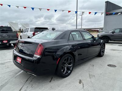 2023 Chrysler 300 S V6   - Photo 2 - Lexington, NE 68850