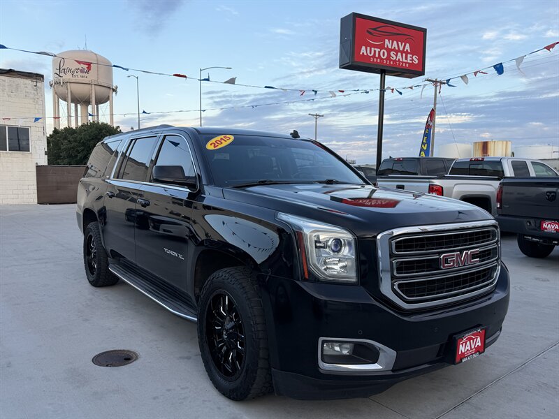 2015 GMC Yukon XL SLT   - Photo 1 - Lexington, NE 68850