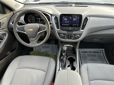 2022 Chevrolet Malibu LT   - Photo 4 - Lexington, NE 68850