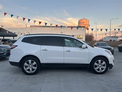 2017 Chevrolet Traverse LT   - Photo 4 - Lexington, NE 68850