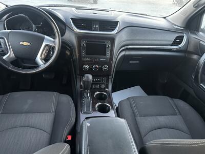 2017 Chevrolet Traverse LT   - Photo 6 - Lexington, NE 68850