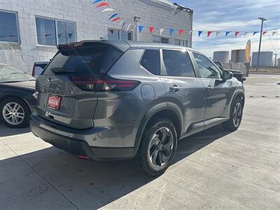 2024 Nissan Rogue SV - Photo 4 - Lexington, NE 68850