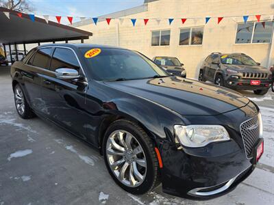 2019 Chrysler 300 Series Touring   - Photo 4 - Lexington, NE 68850