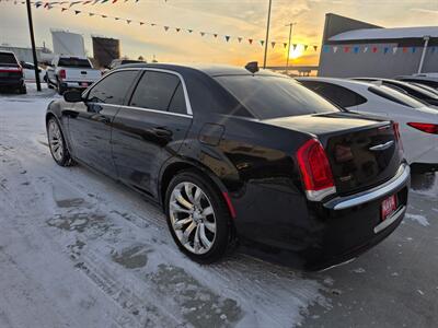 2019 Chrysler 300 Series Touring   - Photo 3 - Lexington, NE 68850