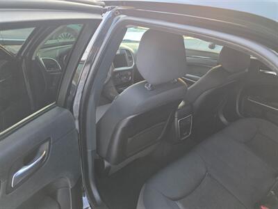 2019 Chrysler 300 Series Touring   - Photo 7 - Lexington, NE 68850
