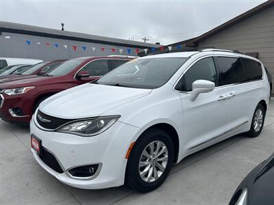 2018 Chrysler Pacifica Touring L   - Photo 4 - Lexington, NE 68850