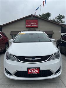 2018 Chrysler Pacifica Touring L   - Photo 1 - Lexington, NE 68850