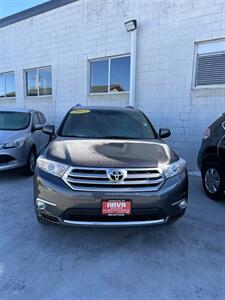 2012 Toyota Highlander SE  