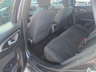 2015 Chrysler 200 Limited   - Photo 5 - Lexington, NE 68850