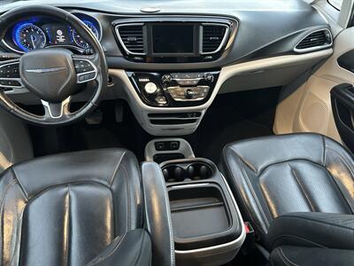 2020 Chrysler Pacifica Touring L   - Photo 9 - Lexington, NE 68850