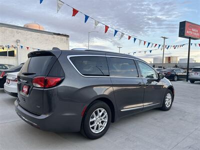 2020 Chrysler Pacifica Touring L   - Photo 4 - Lexington, NE 68850
