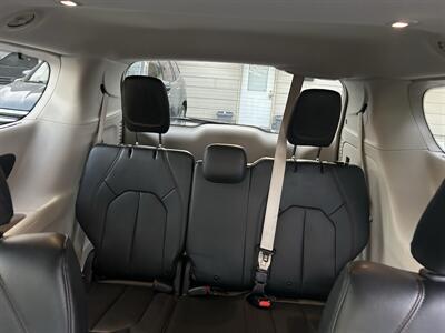2020 Chrysler Pacifica Touring L   - Photo 8 - Lexington, NE 68850