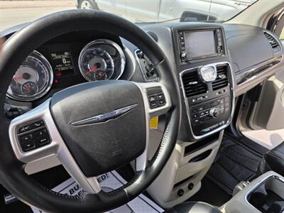 2014 Chrysler Town & Country Touring   - Photo 6 - Lexington, NE 68850