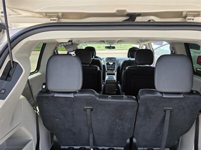 2014 Chrysler Town & Country Touring   - Photo 5 - Lexington, NE 68850
