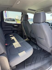 2021 Chevrolet Silverado 1500 LT   - Photo 8 - Lexington, NE 68850