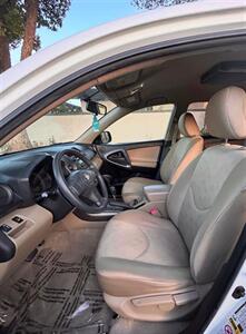 2010 Toyota RAV4   - Photo 8 - Arcadia, CA 91006