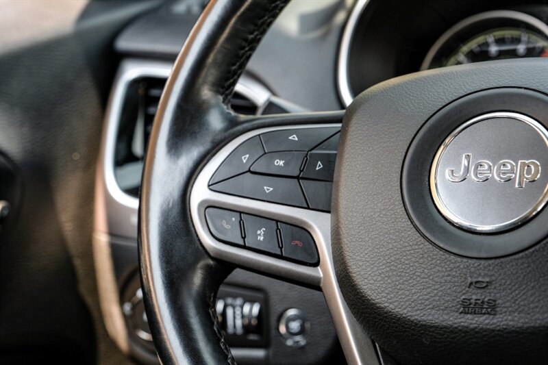 2021 Jeep Cherokee Limited Sport photo 4