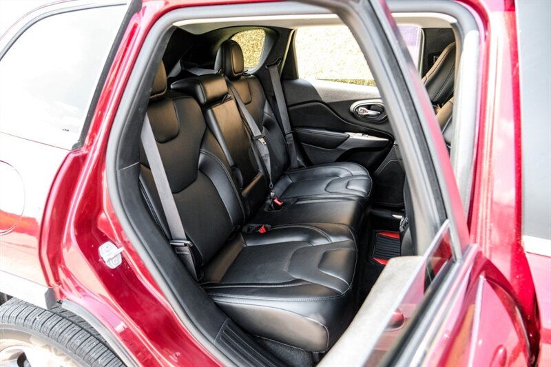 2021 Jeep Cherokee Limited Sport photo 17
