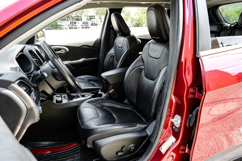 2021 Jeep Cherokee Limited Sport photo 14